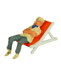 TC-Q1. ONE SPECTATOR & DECKCHAIR. Colours May Vary.