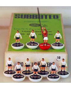 HW010. DERBY COUNTY. FULHAM. AUSTRIA. Late 60's HW Team, Numbered Box. Keeper With Wire Rod.
