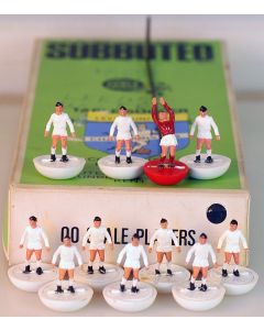 HW021. LEEDS UTD. REAL MADRID. Late 60's HW Team, original box. Keeper With Wire Rod.