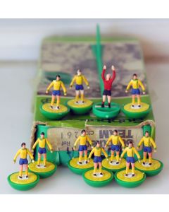 Z261. NEW YORK COSMOS. Hand Painted Team, numbered box. Green Bases, Yellow Discs.