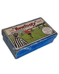 1930's-40's NEWFOOTY BOX SET. With Man Utd & Tottenham Card Teams, Goals, A Ball, Price List & Rules.