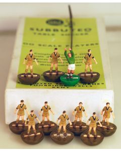 OHW049. WOLVERHAMPTON W. SOUTHPORT. Rare Mid 1960's OHW Subbuteo Team, Original Green & White Box.  With Gold Bases & Gold Discs.