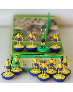 Subbuteo Lightweight Bases And Discs Blue Bases And Yellow Discs 